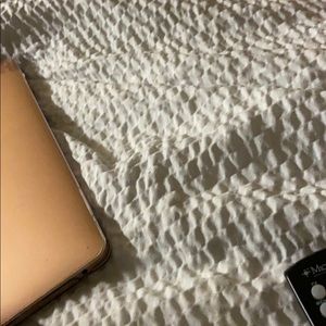 Meet your Posher, Dakota